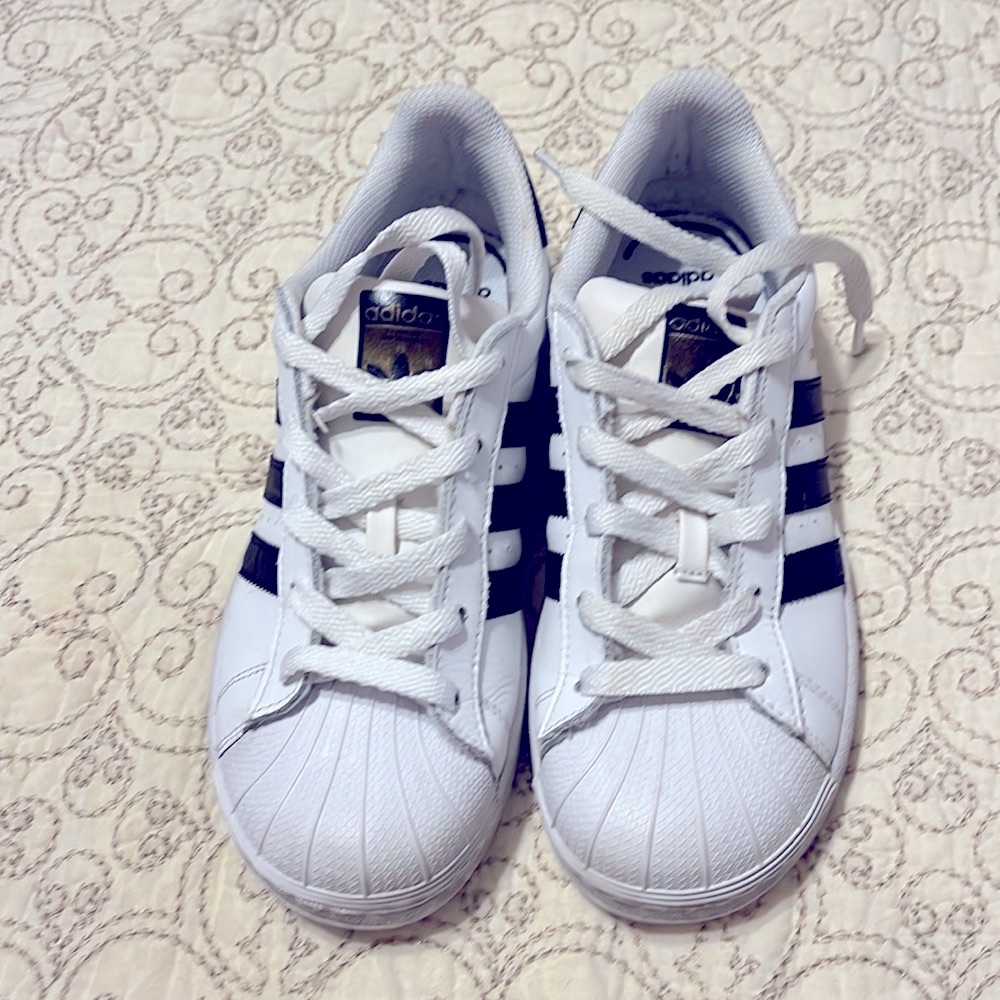 Kid’s adidas Superstar